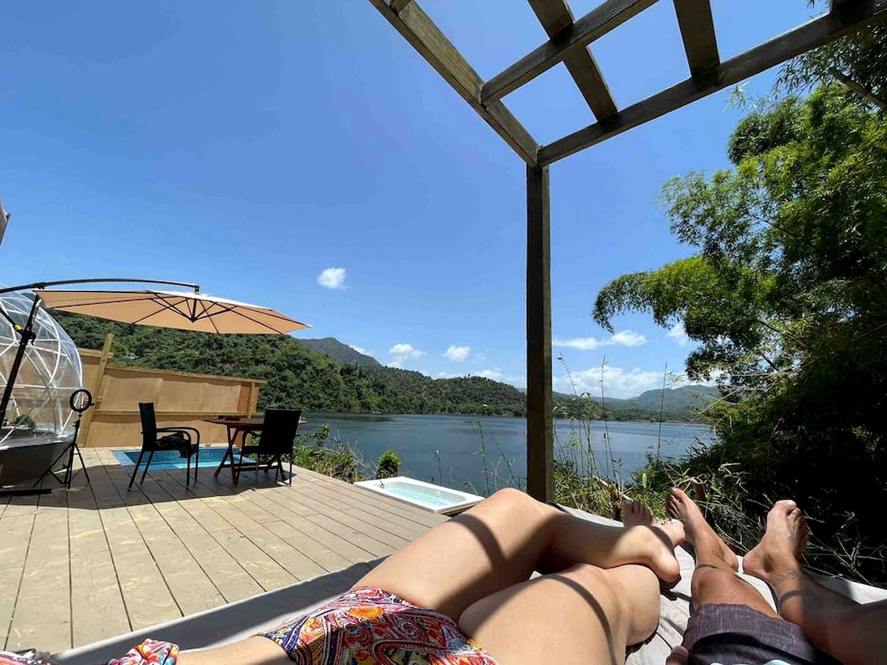 Bubble Lodge Lux/Lake Front/Wifi in Utuado, Utuado
