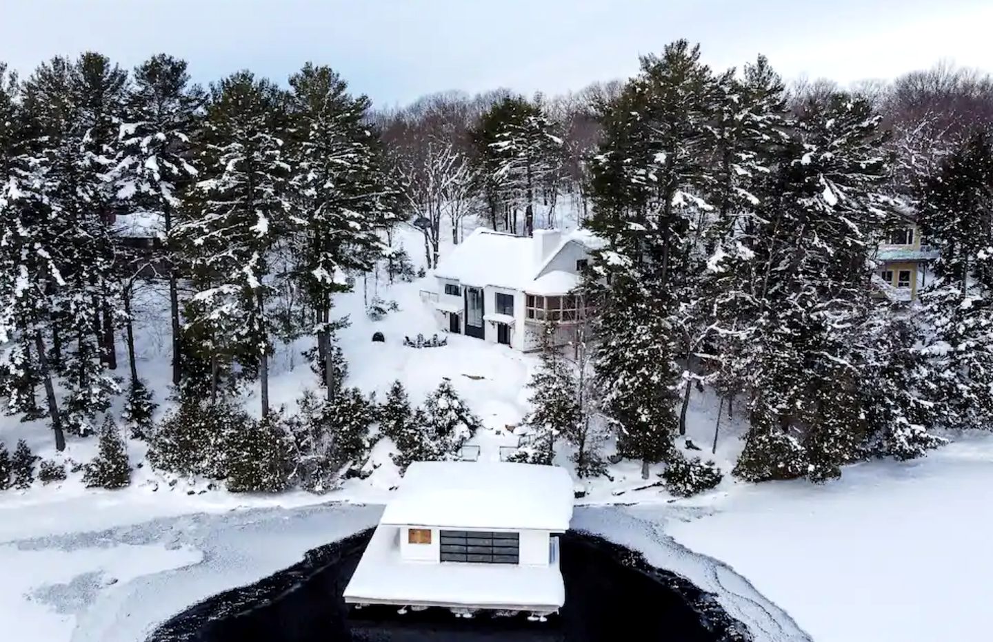 Luxurious Muskoka Lake in Port Carling, Ontario