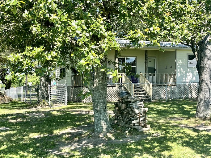 DemiJohn Island, Cabins, Brazoria County, United States of America Glamping Hub