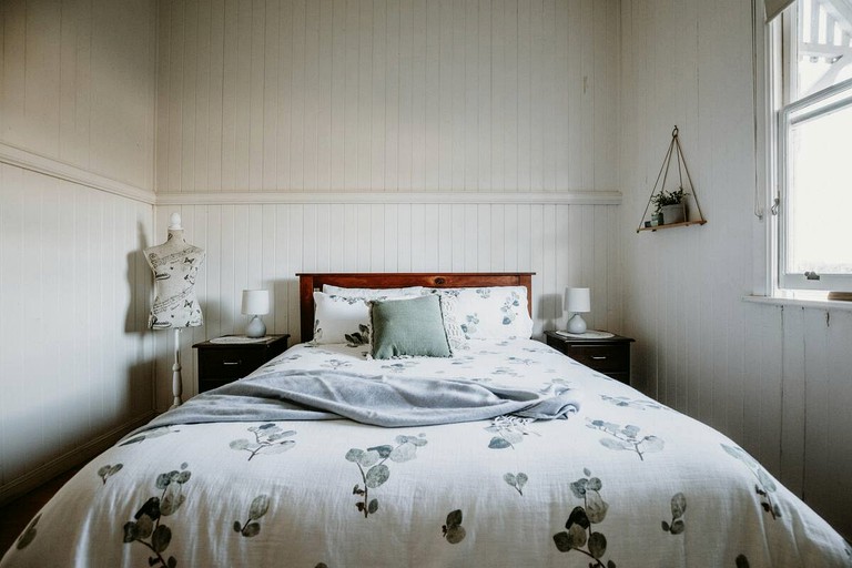 Cottages (Woolooman, Queensland, Australia)