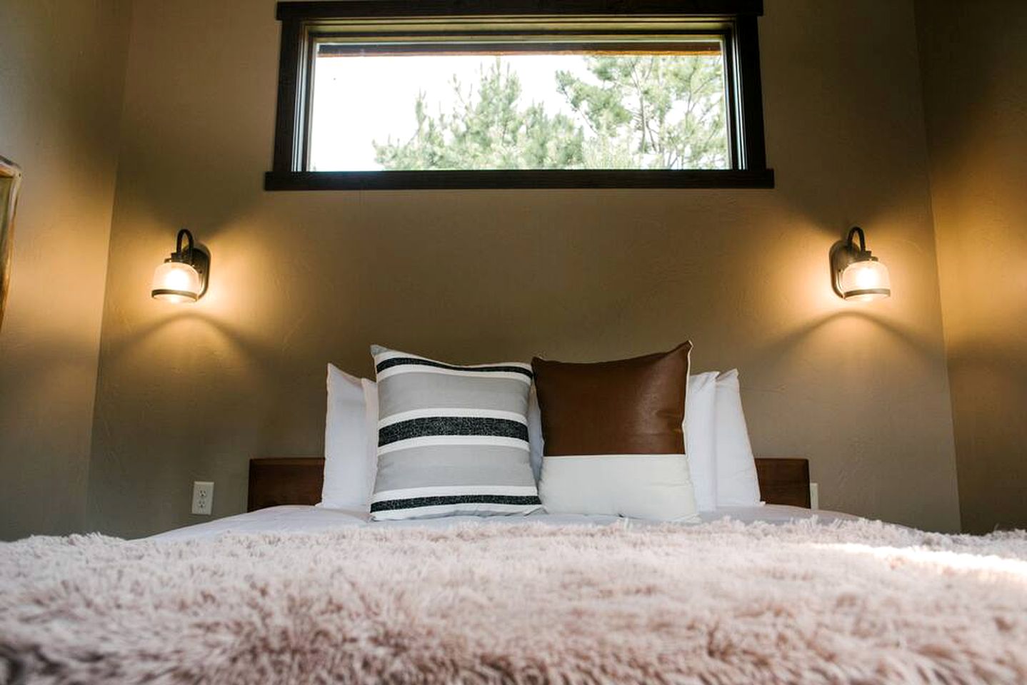 Open-Plan Black Hills Cabin Ideal for a Family Vacation in South Dakota