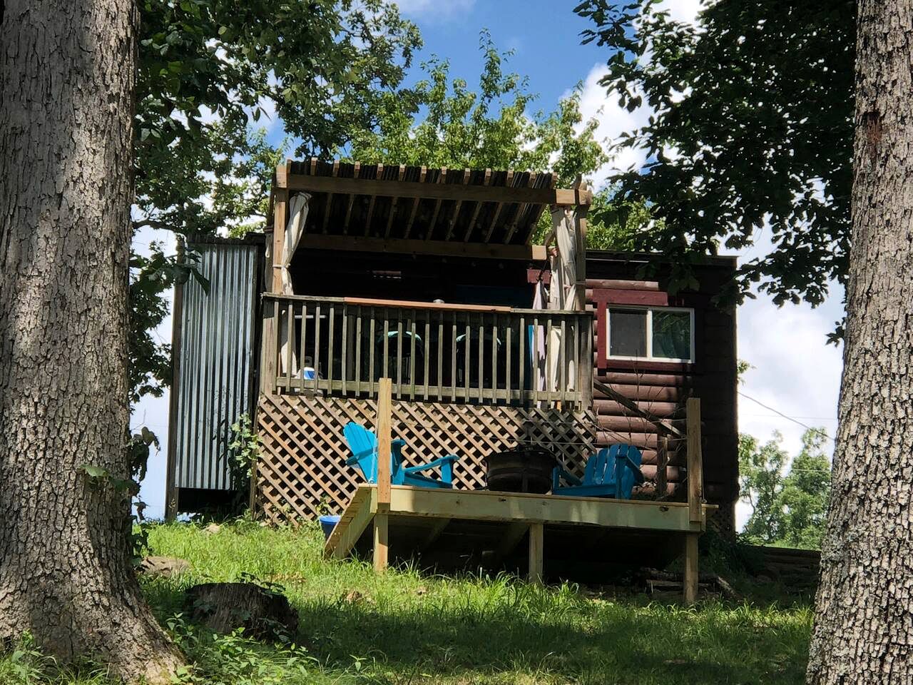 Charming Lake of Egypt Cabin with a Dock