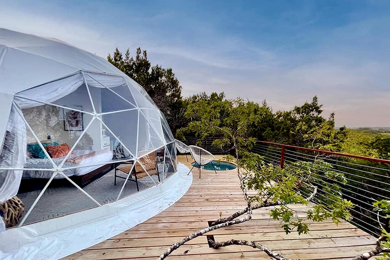 Glamping dome for romantic getaways near Austin