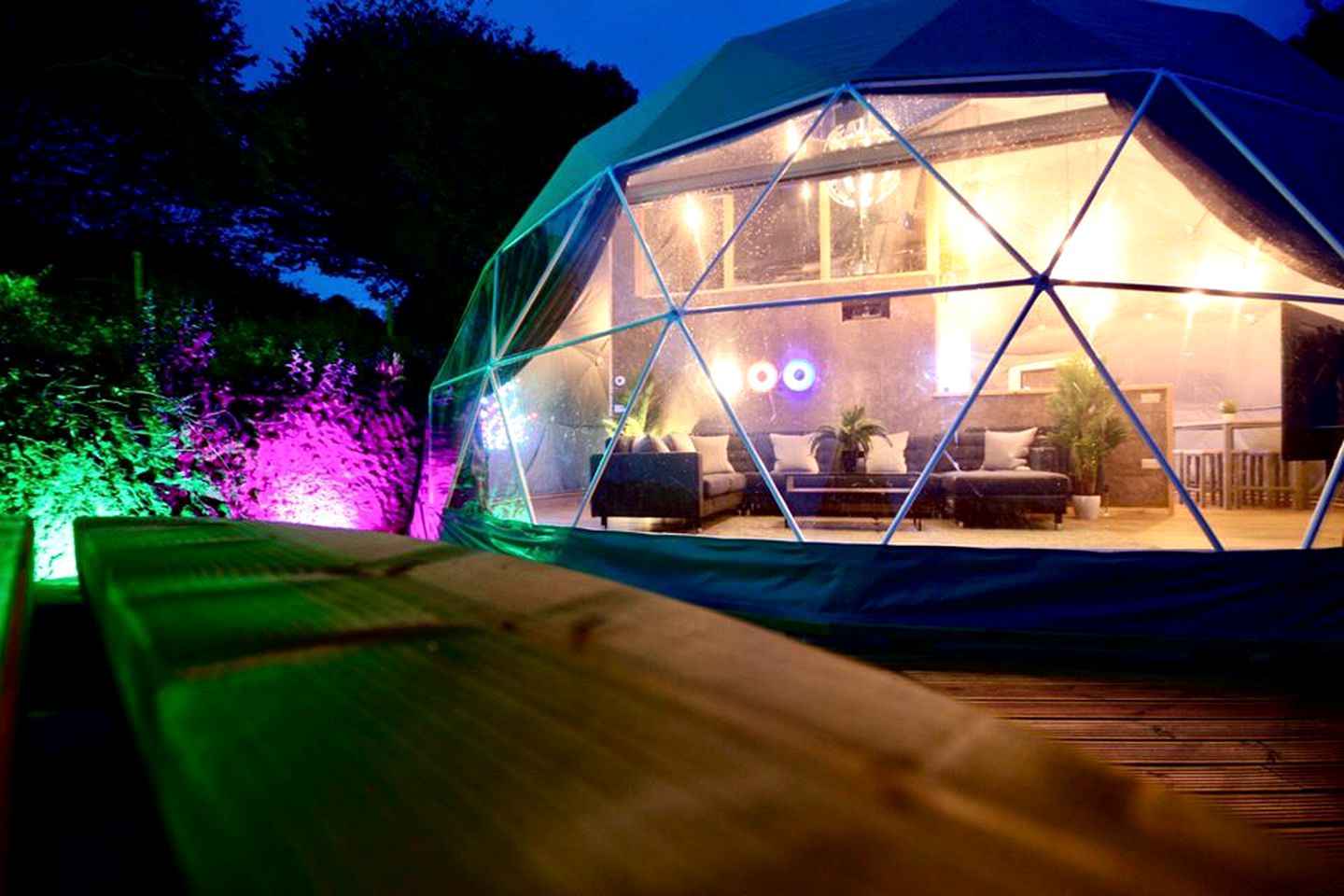 Unique Devonshire Dome with Hot Tub Perfect for Glamping in England