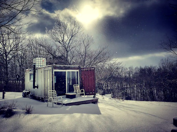 Container accommodation for glamping in Kentucky