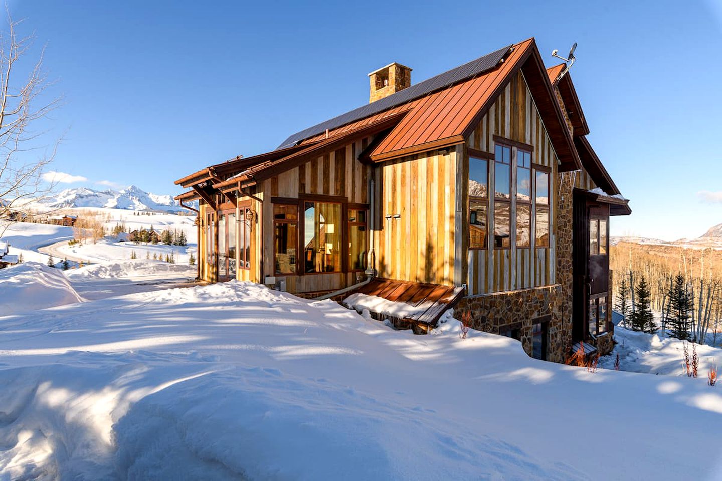 Telluride Mountain Lodge with a Private Hot Tub Ideal for a Colorado Getaway