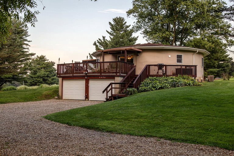 Cabins (Perrysville, Ohio, United States of America)