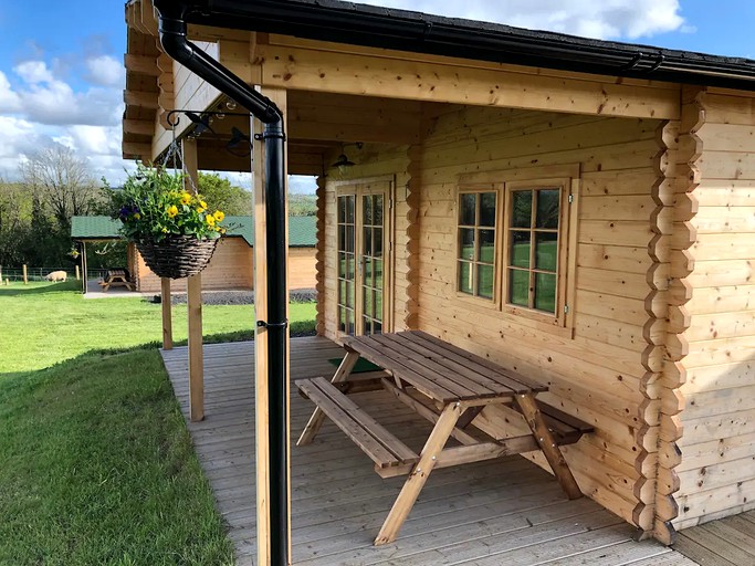 Go glamping in England in this cabin rental!