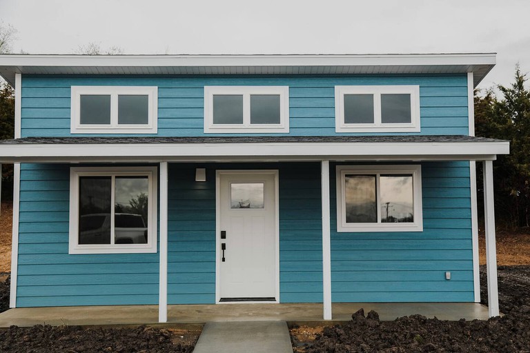 Exterior of tiny house in Missouri.