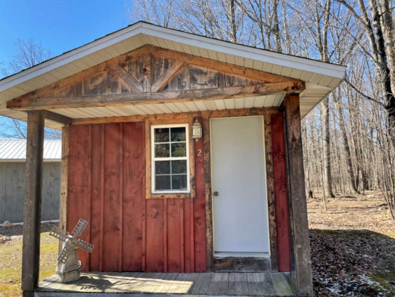Quaint Cabin with Private Bathroom for a Wonderful Couples Vacation in Greenwood, Wisconsin