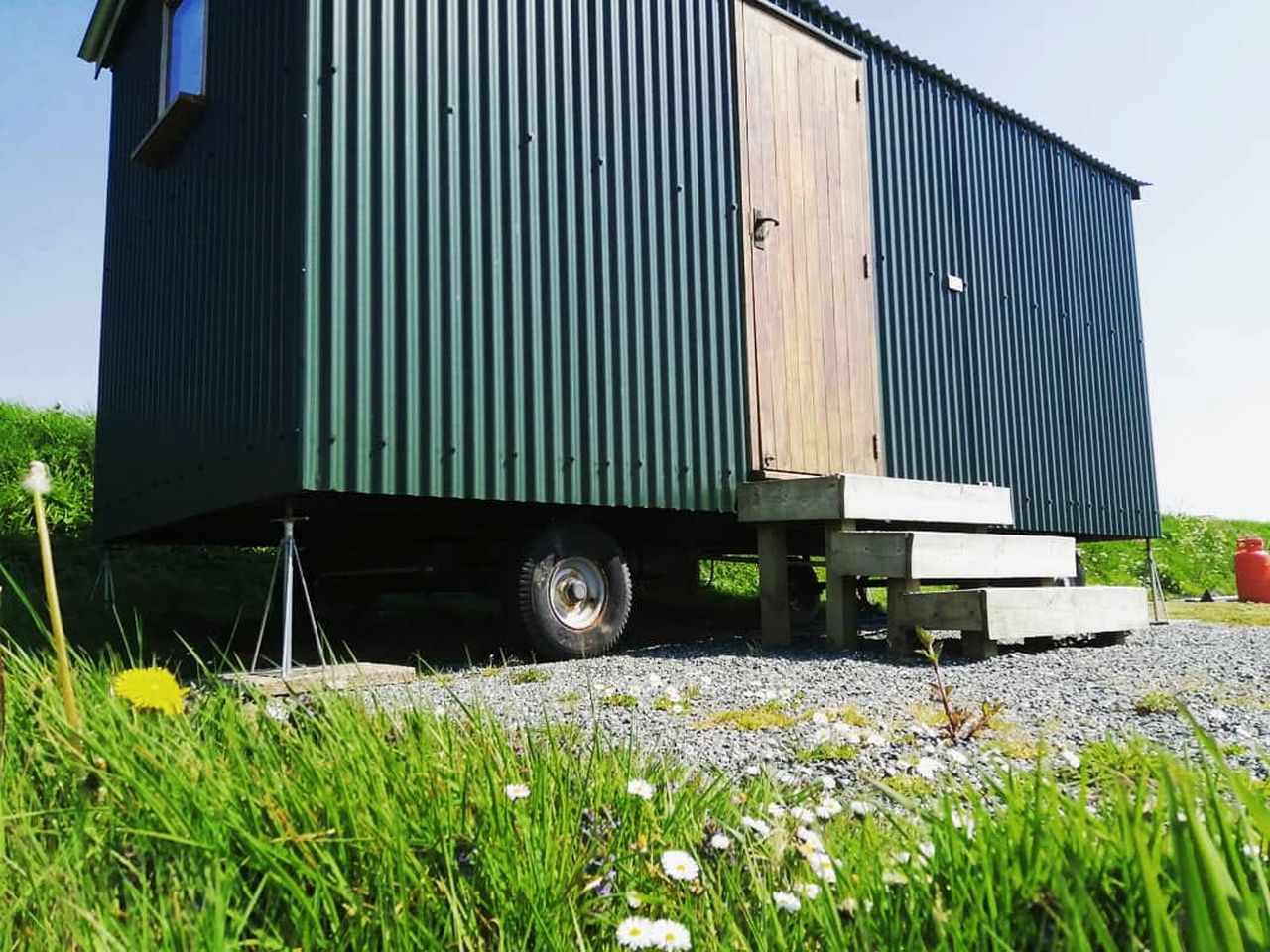 Luxury Shepherd's Hut Rental for Romantic Getaways in Wales