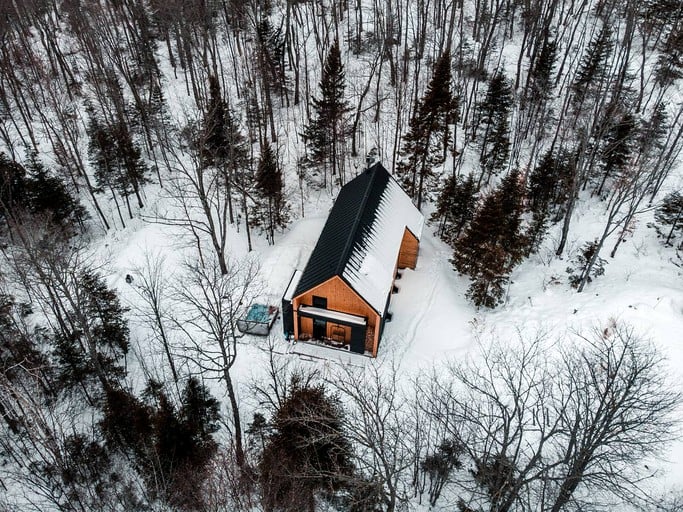 Cabins (Petite-Rivière-Saint-François, Quebec, Canada)