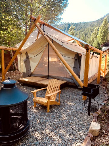 Tented Cabins (Idleyld Park, Oregon, United States)