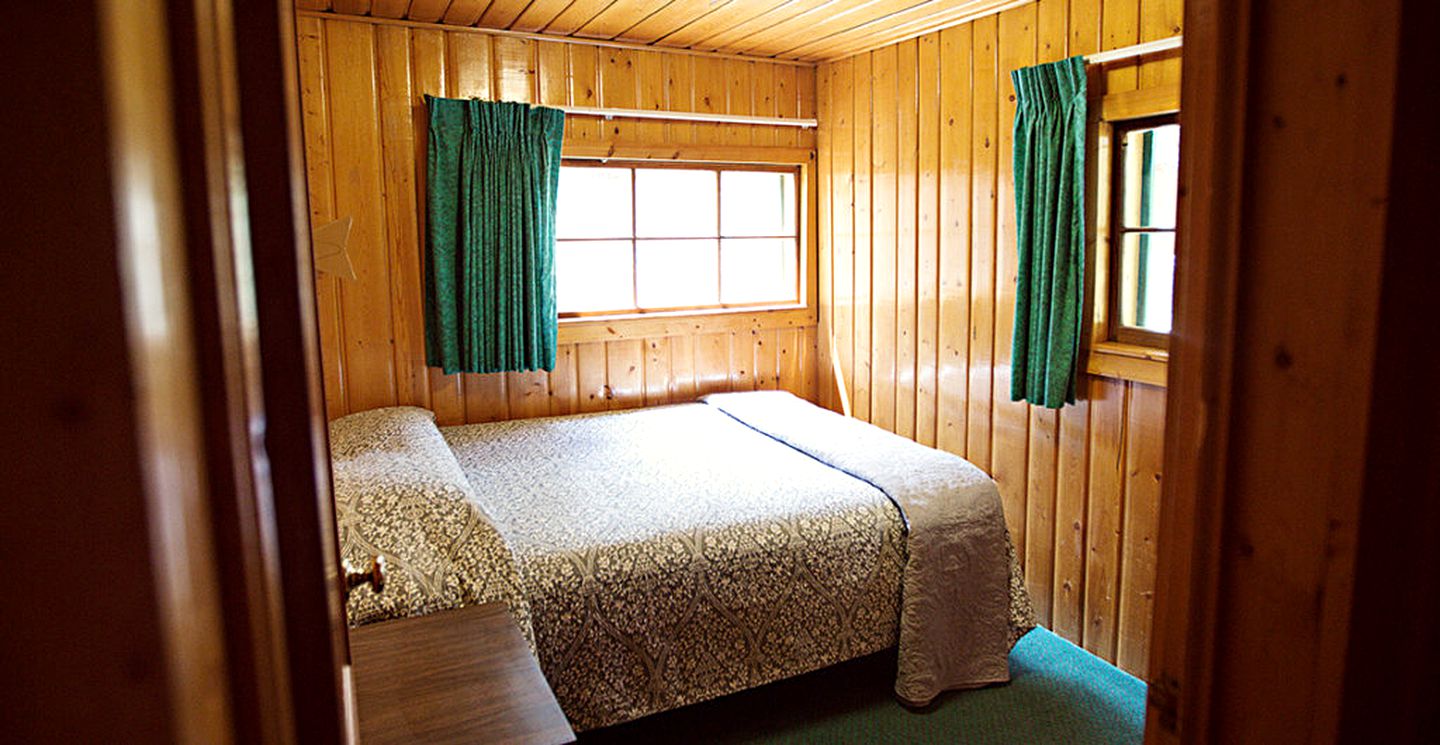 Cozy Estes Park Accommodation with a Lovely Porch