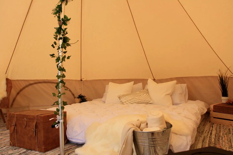 Bell Tents (Oxfordshire, England, United Kingdom)