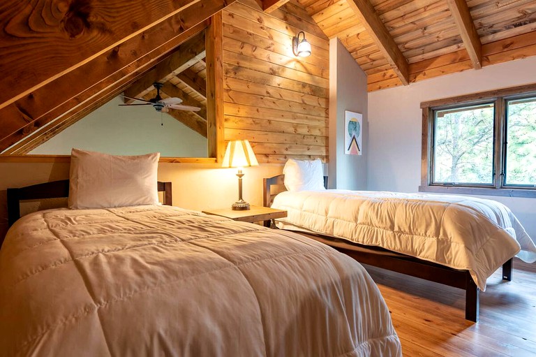 Cabins (Custer, South Dakota, United States of America)