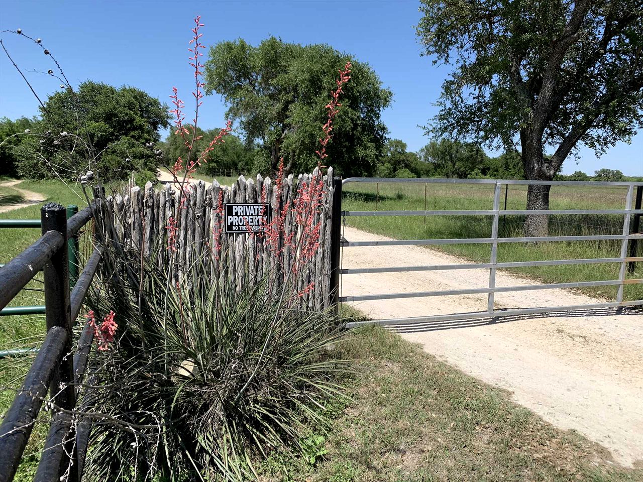 Mighty Oaks Retreat, Valdina Farms, D'Hanis, TX