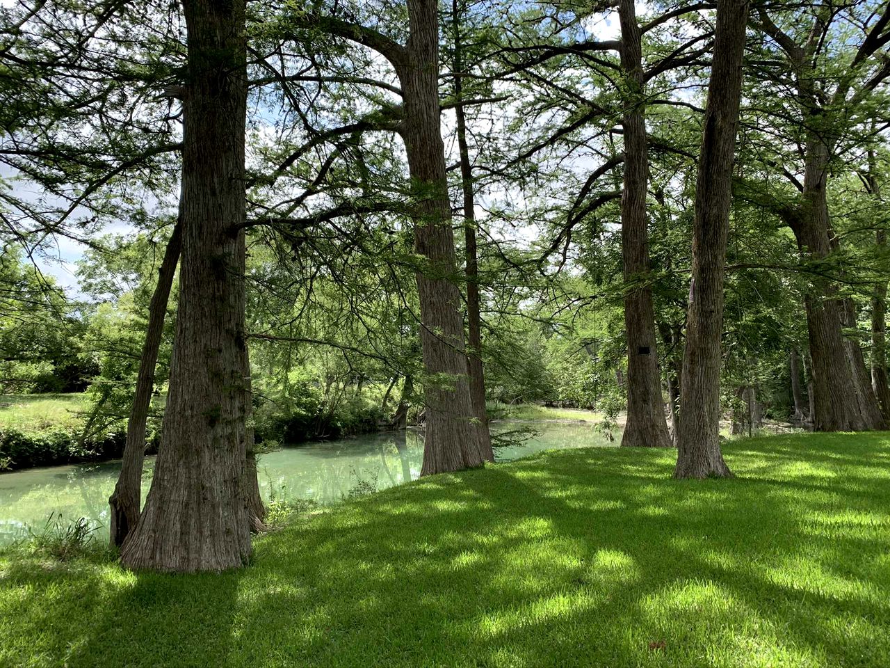 Clear River Cabin on the Medina River in Bandera, Texas