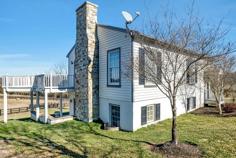 Cottage with Breakfast Remington, Virginia Glamping Hub