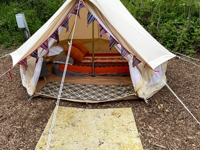 Bell Tents (Waupaca, Wisconsin, United States of America)