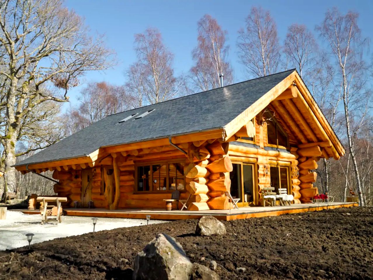 Gorgeous Highland Cabin with a Hot Tub for a Relaxing Holiday in Scotland