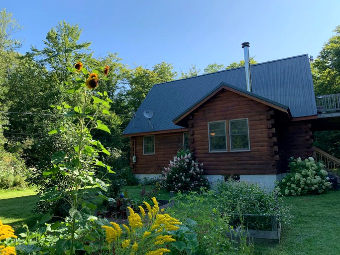 Cabins (Mexico, New York, United States of America)