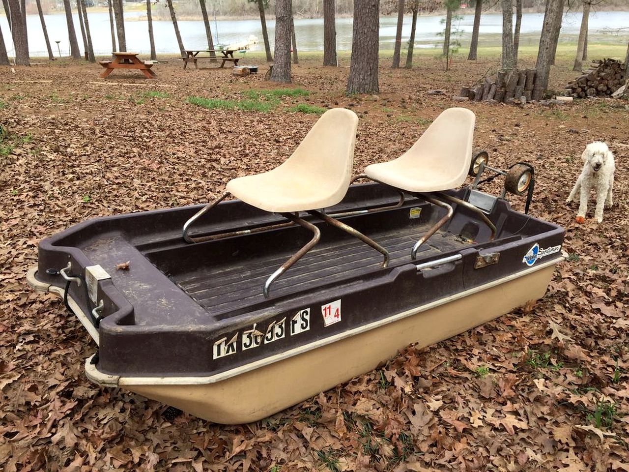 Rustic 18-Person Cabin Rental on Lake Sam Rayburn for Staycation near Houston