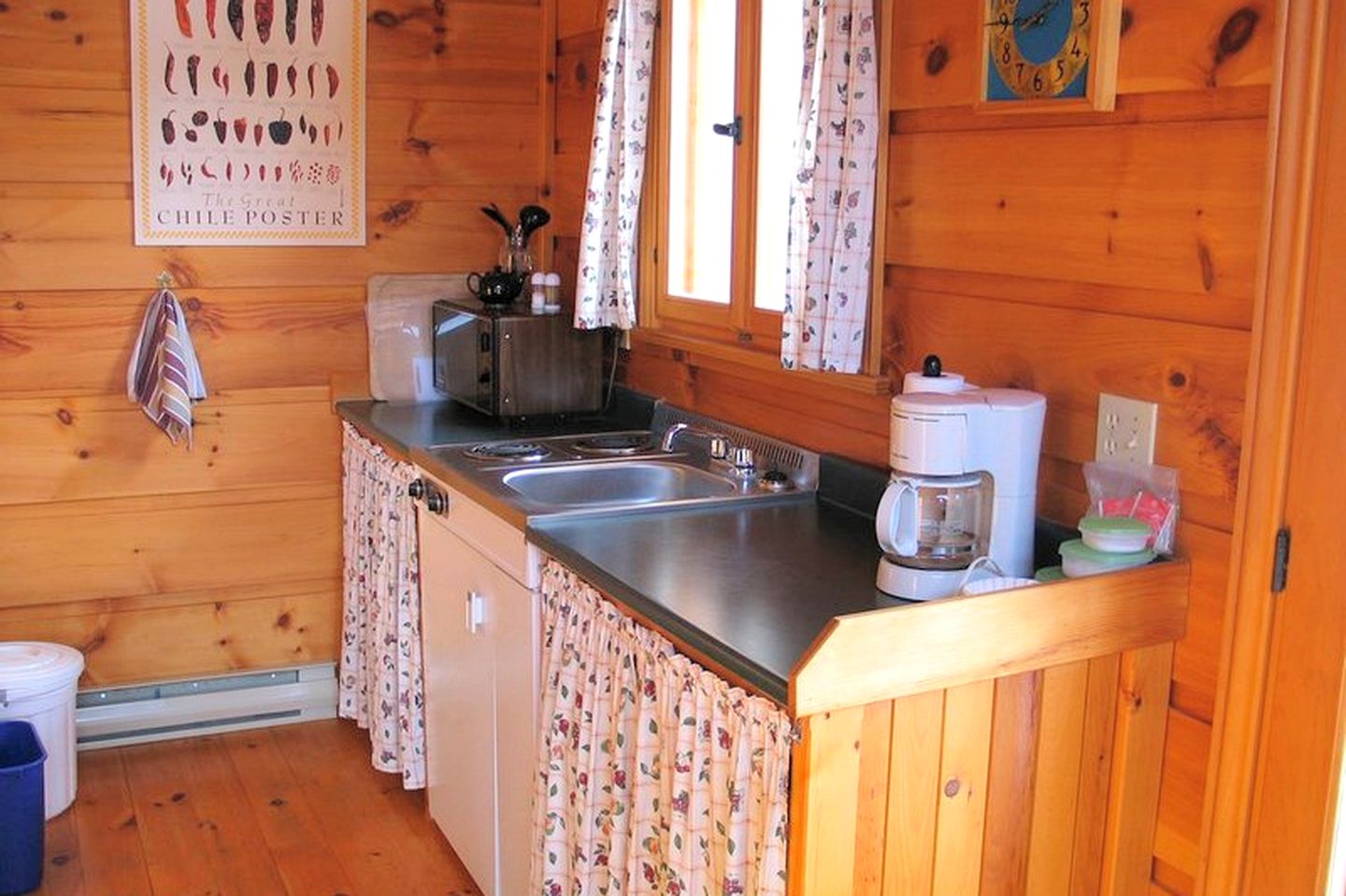 Great Cabin Rental for Glamping near Lake Windermere in British Columbia, Canada