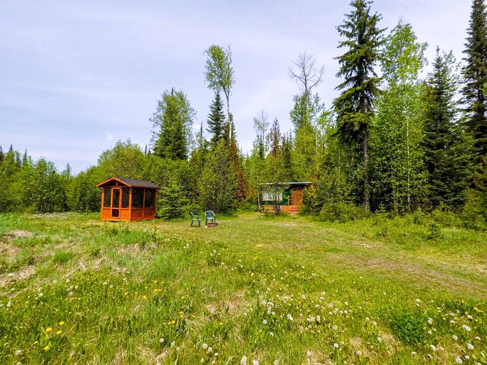 Cabins (Golden, British Columbia, Canada)