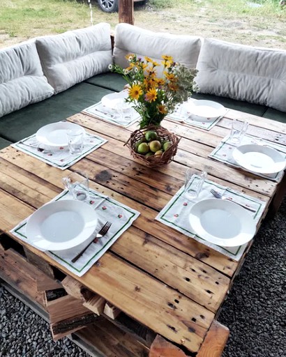 Cabins (Novi Bezradychi, Kyiv, Ukraine)