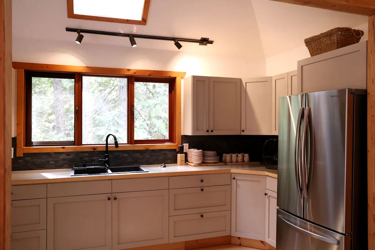 Beautiful Nelson Accommodation for Deluxe Canada Glamping