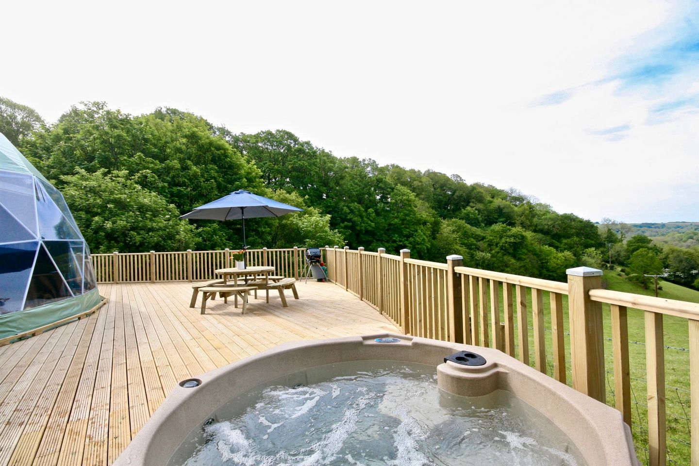 Unique Devonshire Dome with Hot Tub Perfect for Glamping in England
