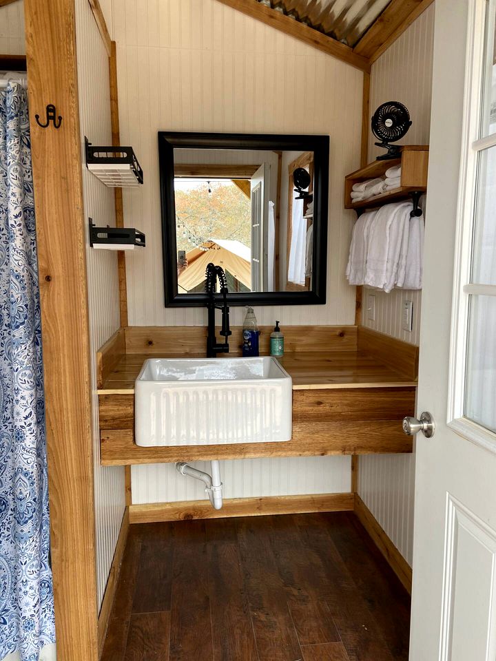 Gorgeous Texas Glamping Retreat in Lockhart