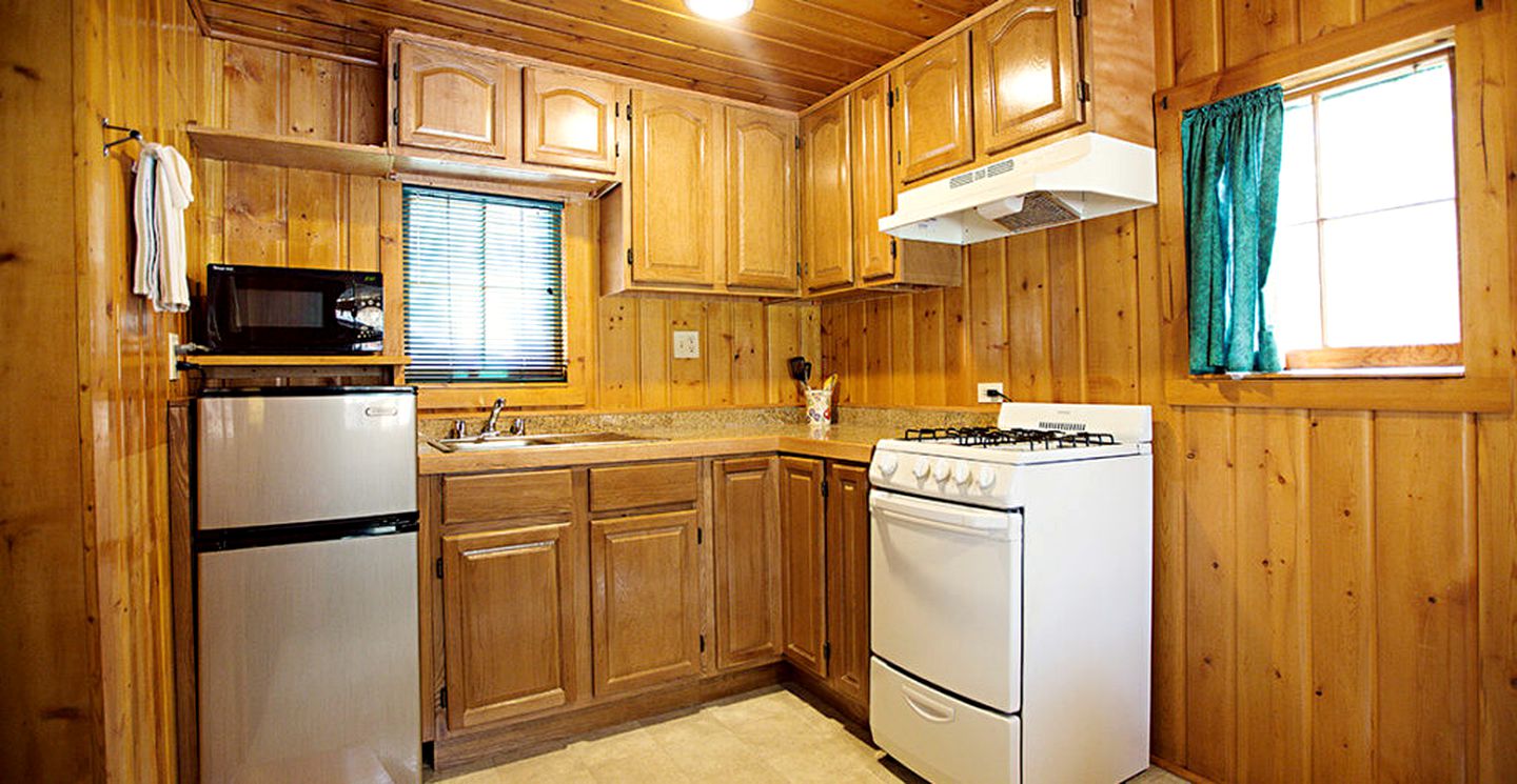 Cozy Estes Park Accommodation with a Lovely Porch