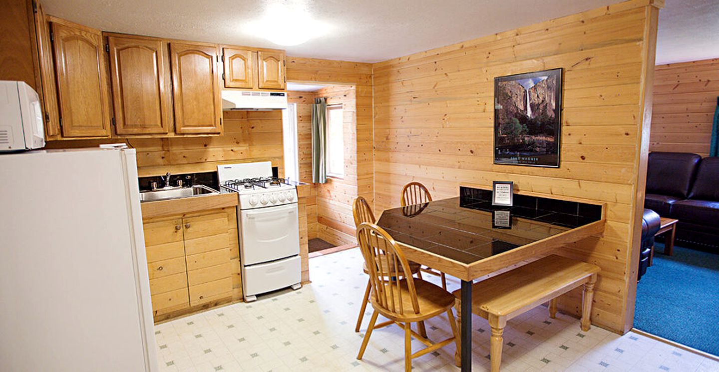 Comfortable Estes Park Vacation Getaway for Groups