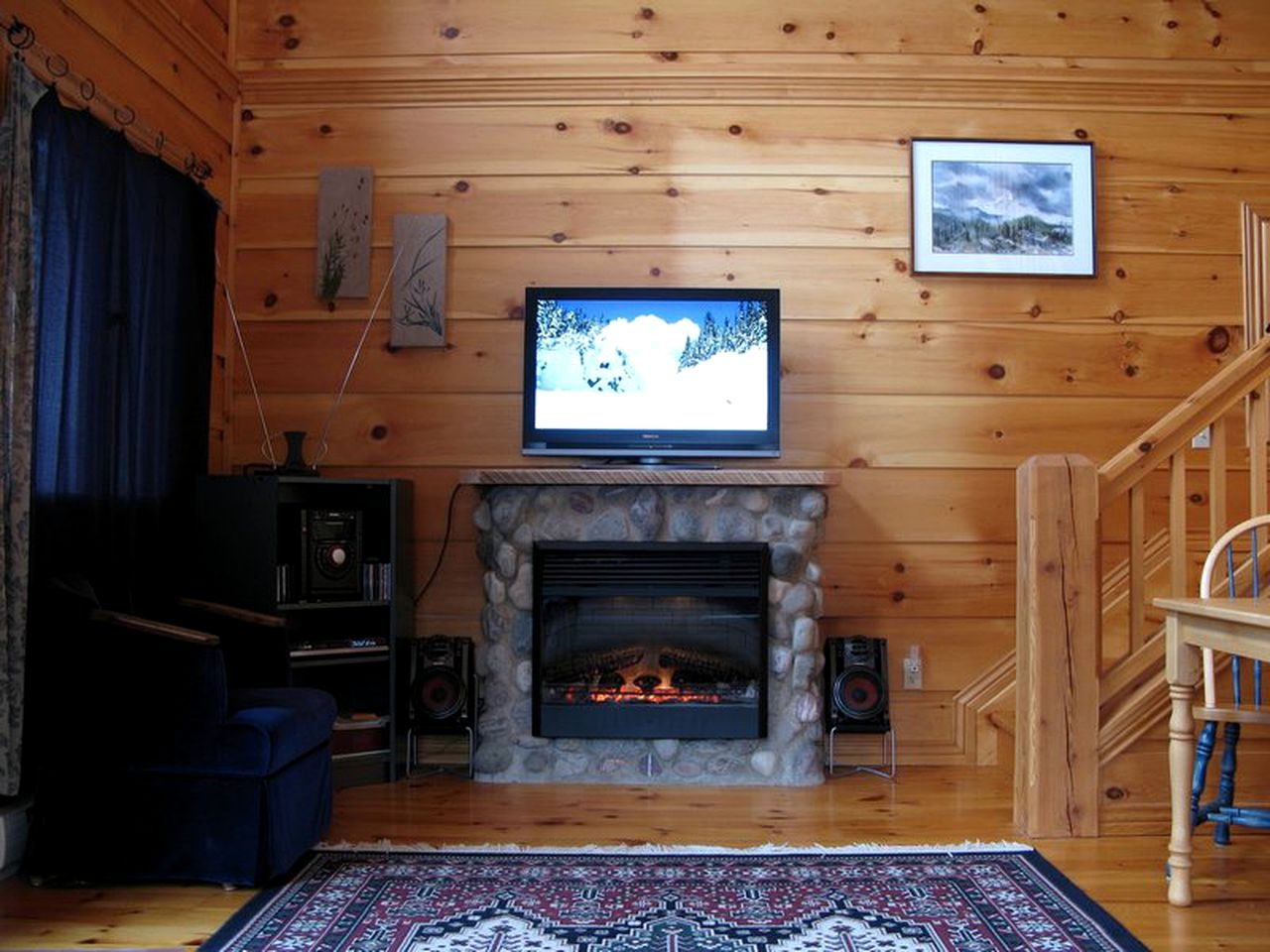 Fantastic Windermere Lake Cabin Rental Ideal for Weekend Getaways from Calgary