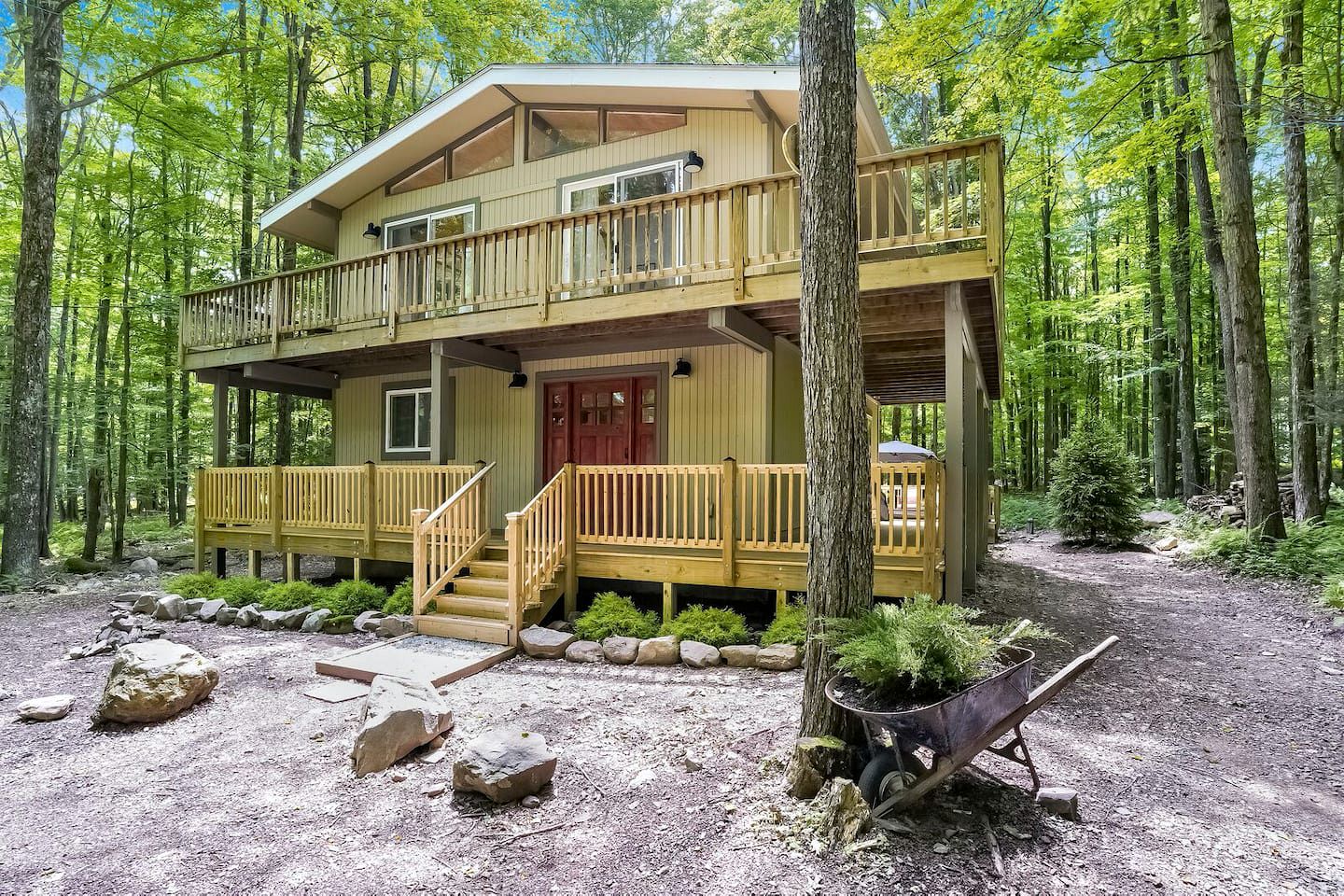 Mountain Cabin Rental for a Weekend Getaway in the Poconos