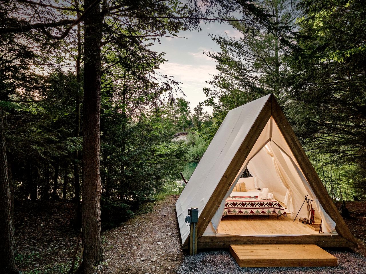 Idyllic Safari Tent with Sauna and Amazing Views in North Woodstock, New Hampshire