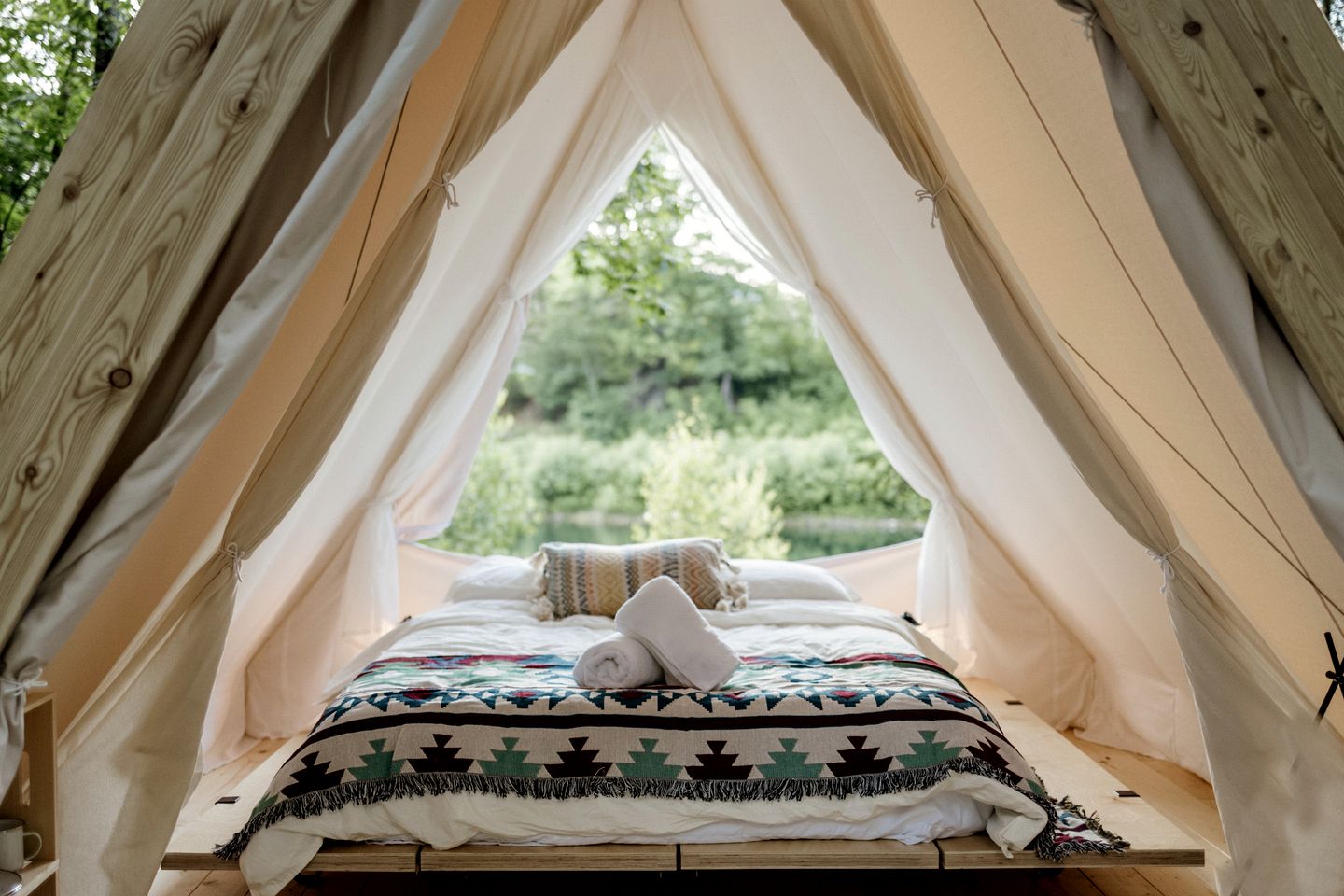 Idyllic Safari Tent with Sauna and Amazing Views in North Woodstock, New Hampshire