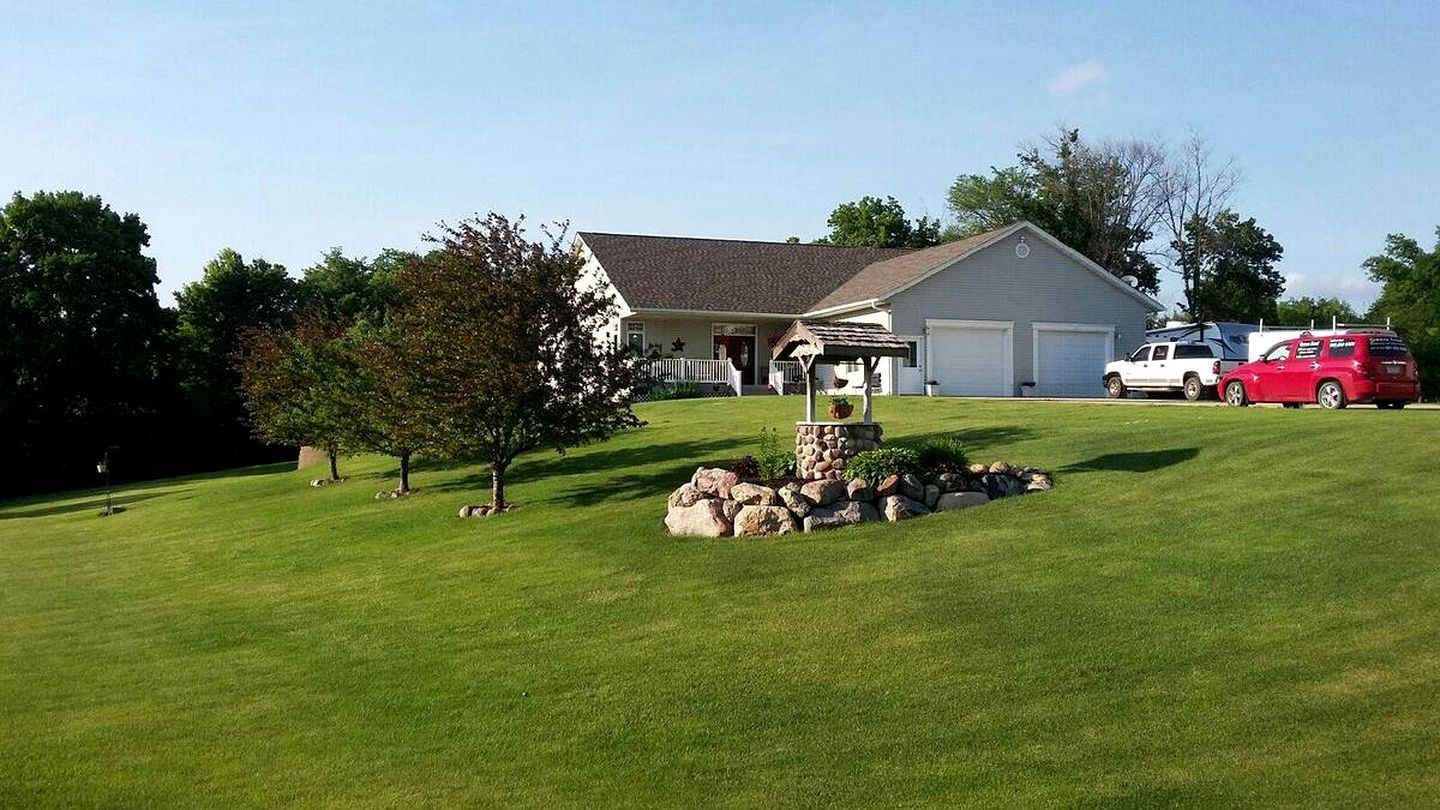 Private Vacation Room Rental for Hiking Getaway to the Sakatah State Trail, Minnesota