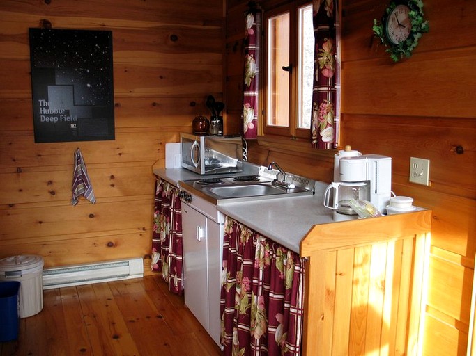 Cabins (Windermere, British Columbia, Canada)