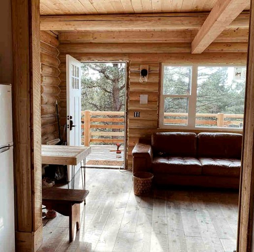 Cabins (Florissant, Colorado, United States of America)