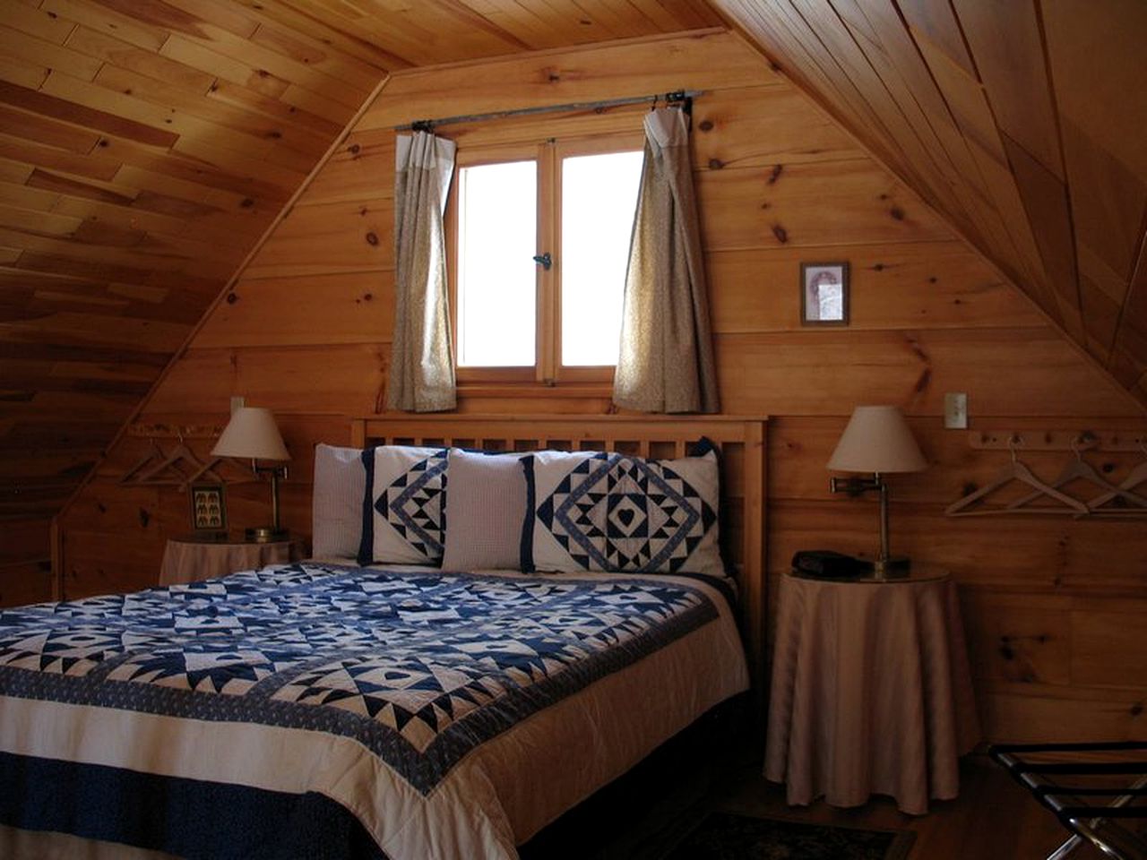 Gorgeous Windermere Valley Cabin Rental for a Natural Retreat in British Columbia