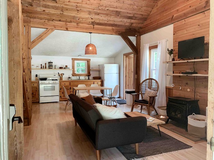 Cabins (Robbinsville, North Carolina, United States of America)