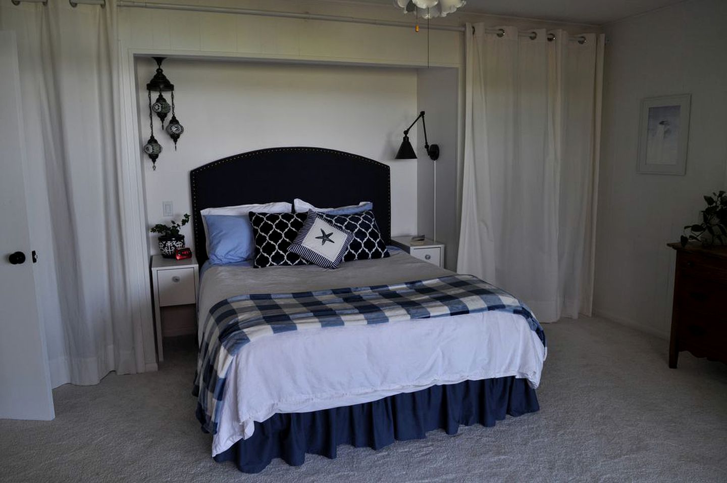 Lakeside Cabin Rental with a Hot Tub Perfect for a Vacation in Arkansas