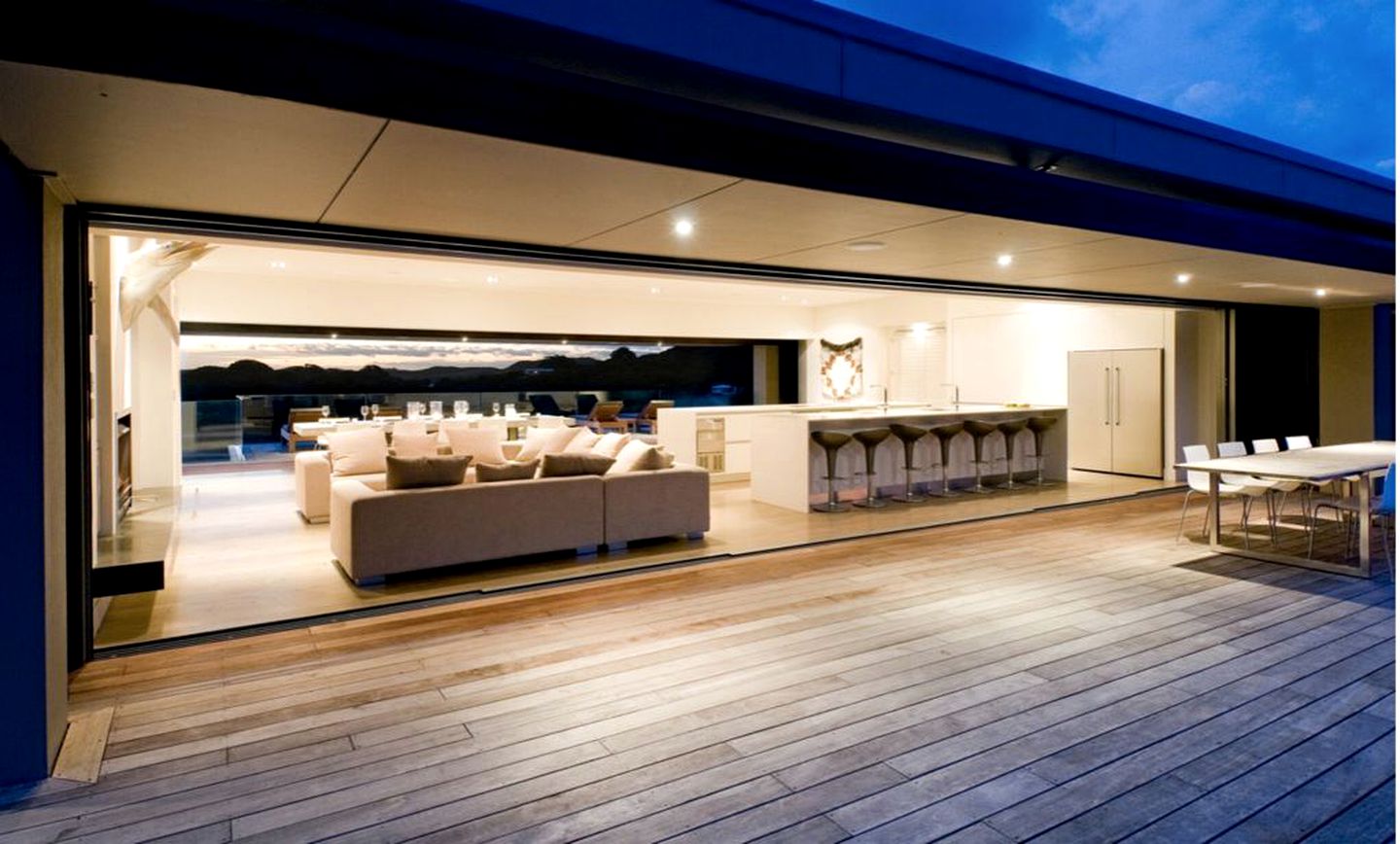 Stunning Luxury Beach House in Oke Bay for Amazing Family Holidays on the North Island