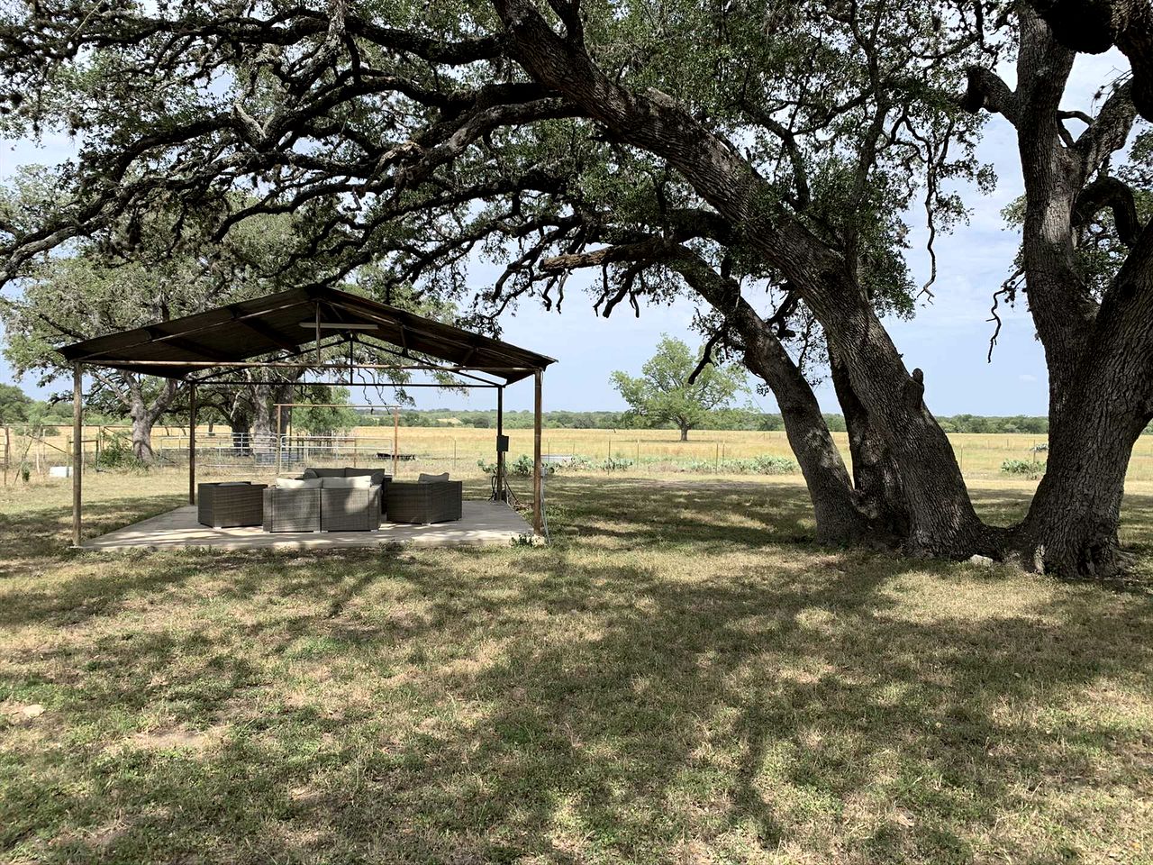 Mighty Oaks Retreat, Valdina Farms, D'Hanis, TX
