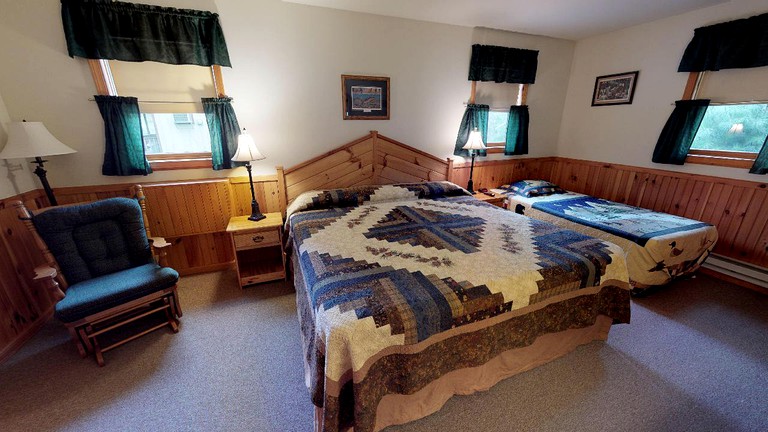 Cabins (Gaines, Pennsylvania, United States of America)