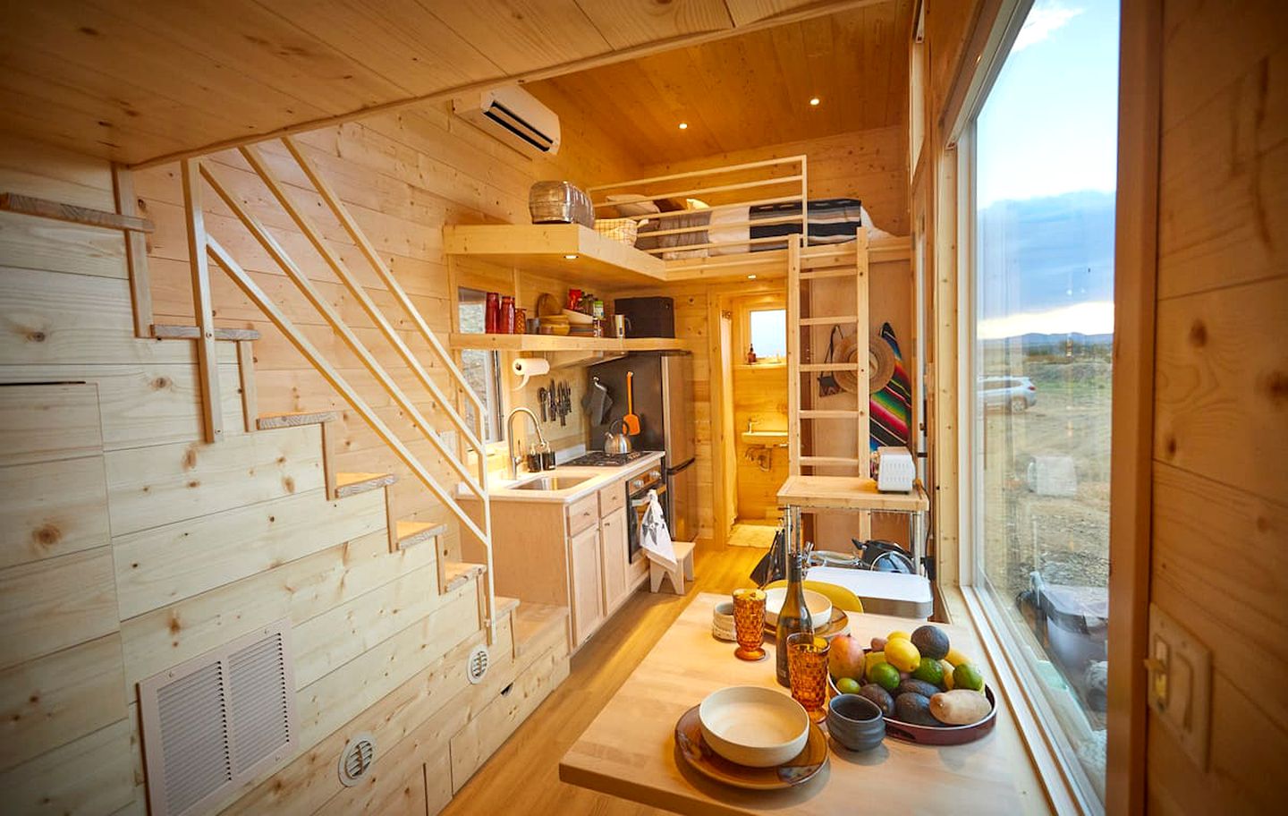Bougie Tiny Home with Mountain Views, Hot Tub, Just 2 miles to Black Rock Hot Springs, NM