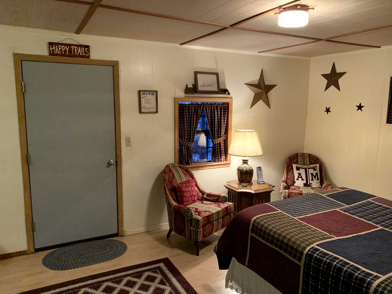 Clear River Cabin on the Medina River in Bandera, Texas